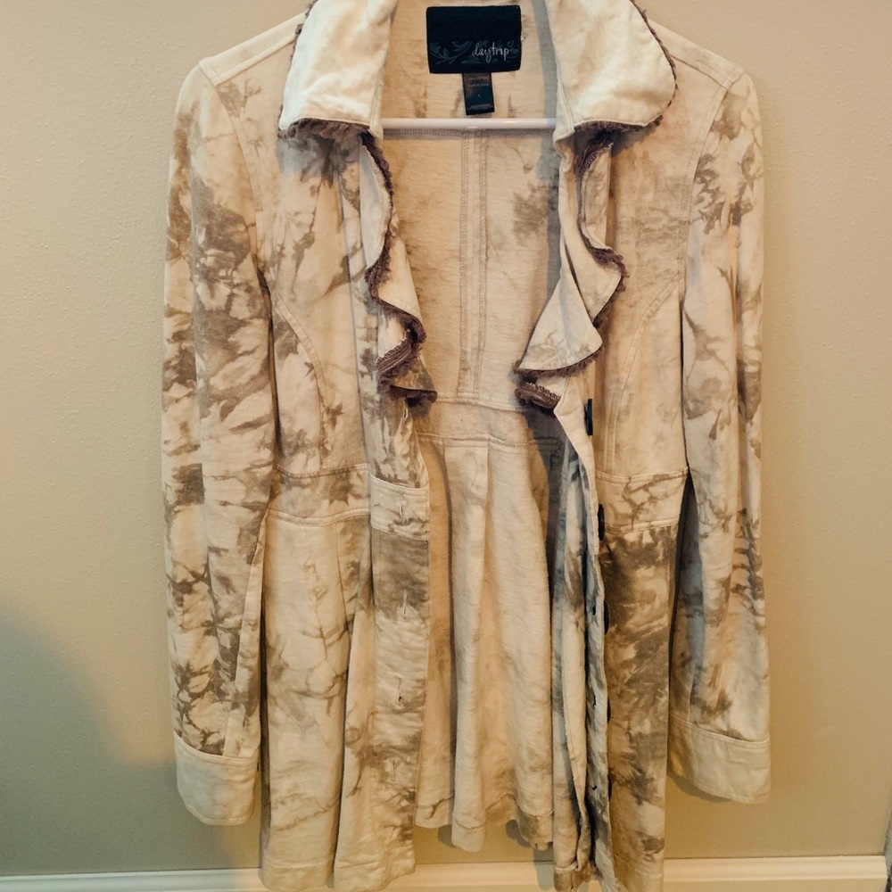 Large Daytrip sweater/spring jacket
